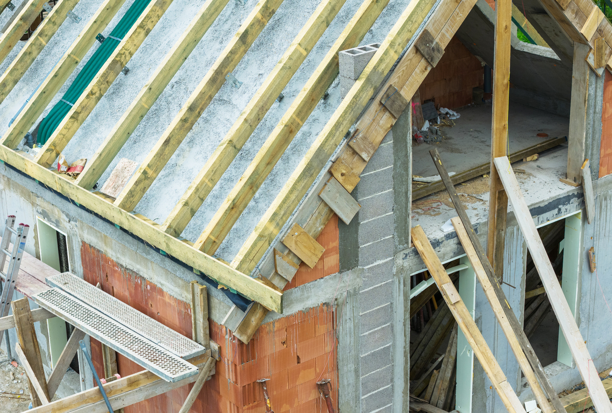 斜屋顶朵子码好了可以打圈梁吗回答加拓展。