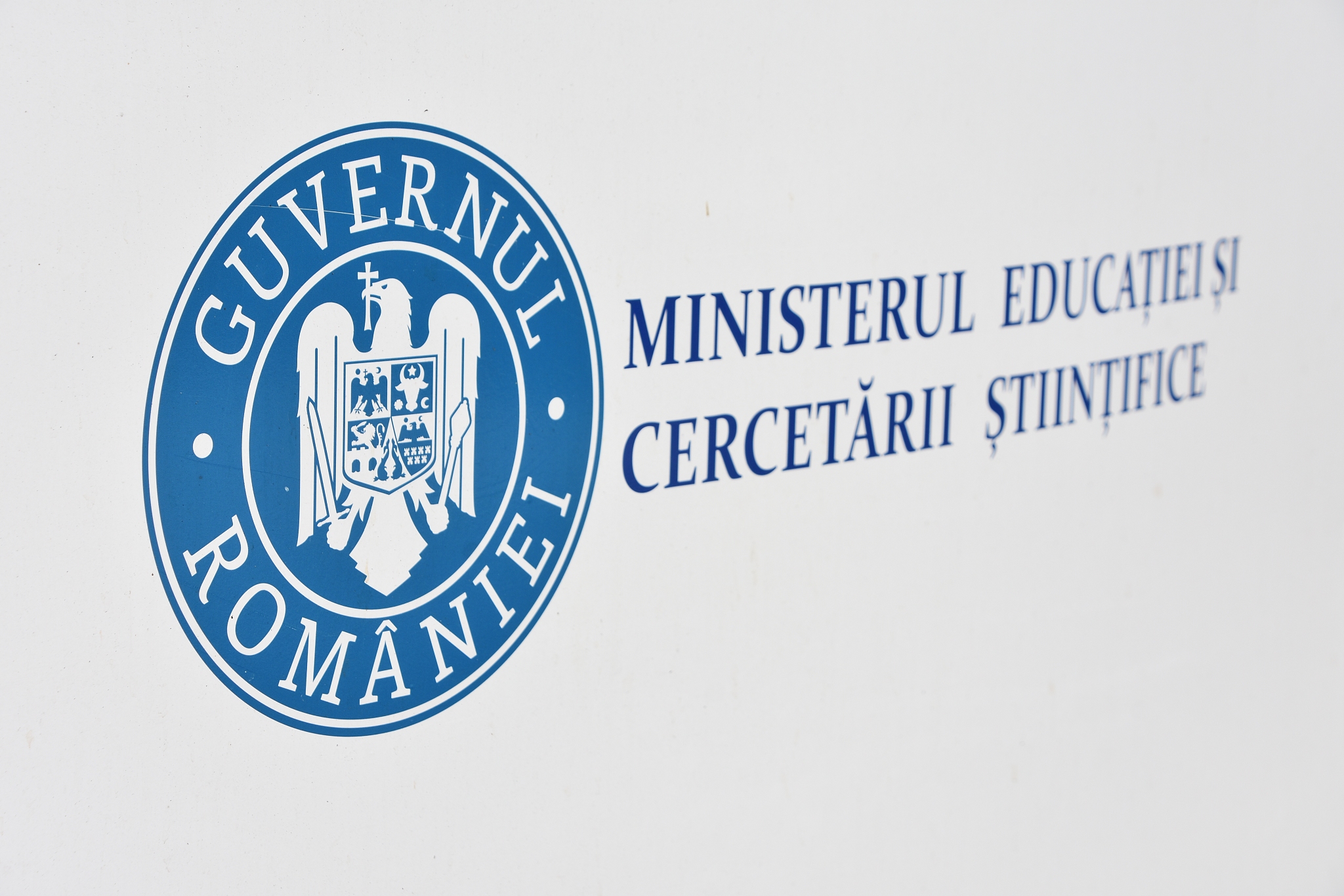 2023.3.4的《公海生物多样性条约》有什么重要性？请用英文告诉我，共500词