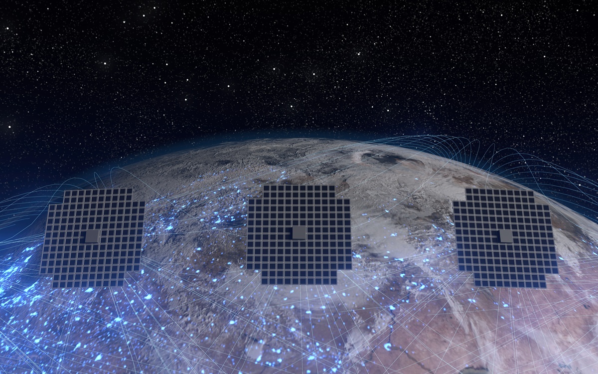 润色以下内容:Unlike previous missions that use a single spacecraft to perform the task this article focuses on using multiple satellites in a satellite constellation to simultaneously release spacecraft wit 润色以下内容:Unlike previous missions that use a single spacecraft to perform the task this article focuses on using multiple satellites in a satellite constellation to simultaneously release spacecraft wit