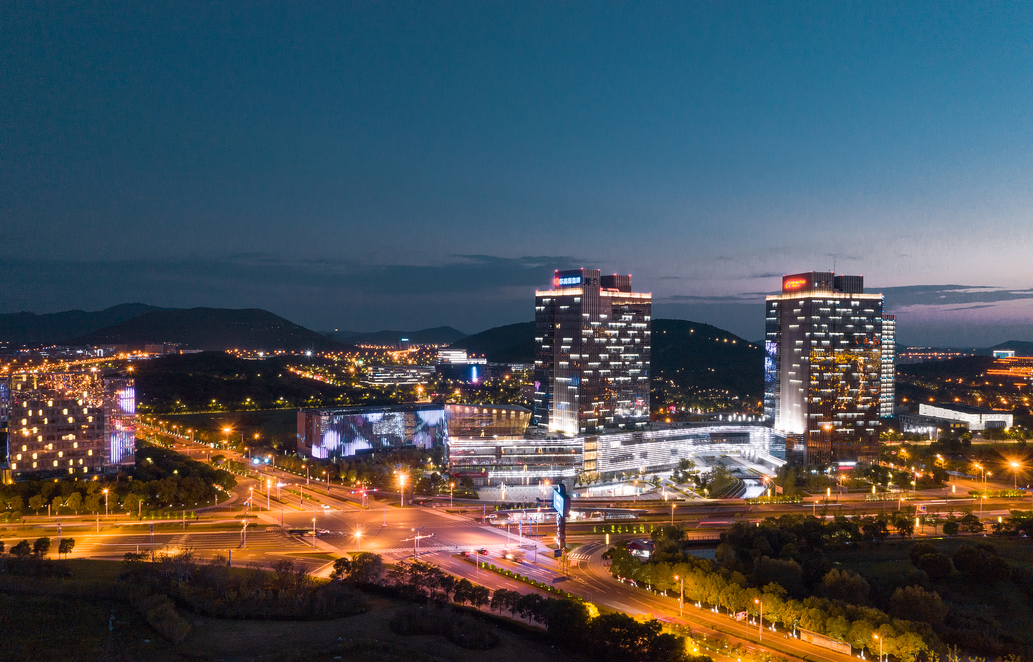 航拍苏州科技城新城夜景风光