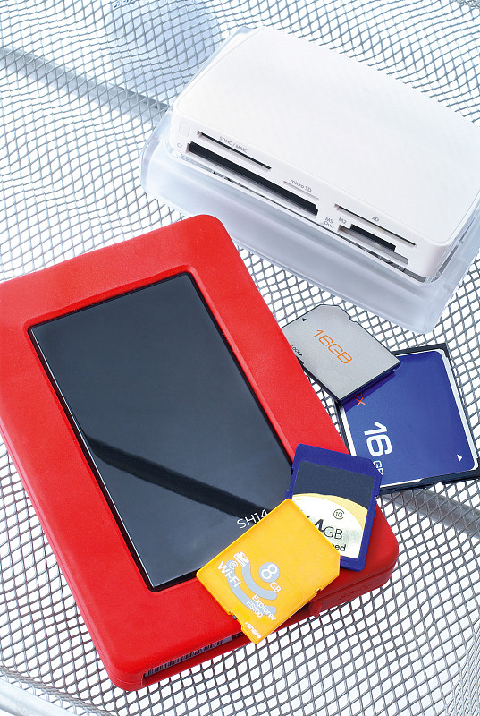 笔记本电脑买磁吸内胆包建议买不啊用210字帮我详细描述