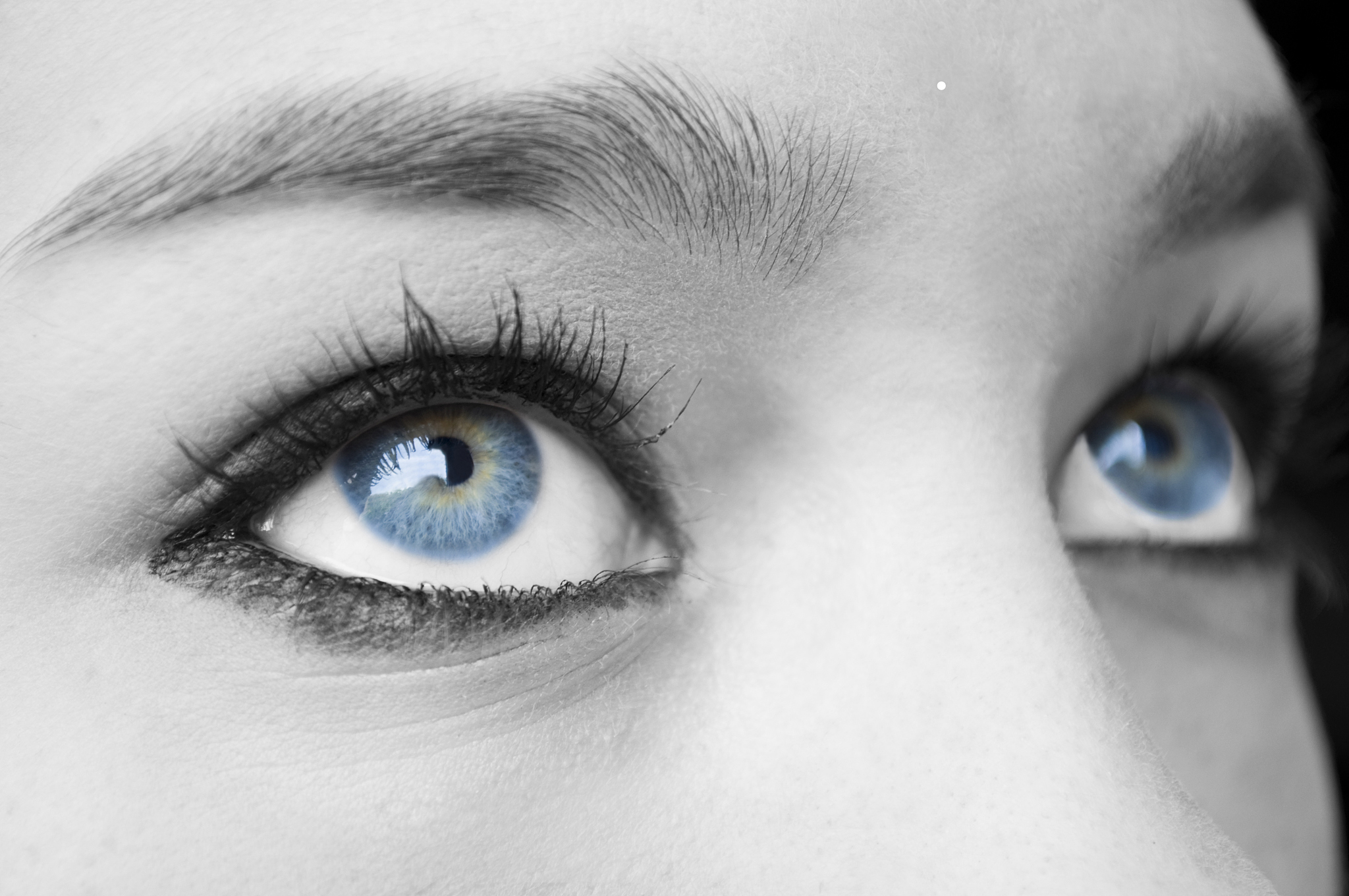 female blue eyes