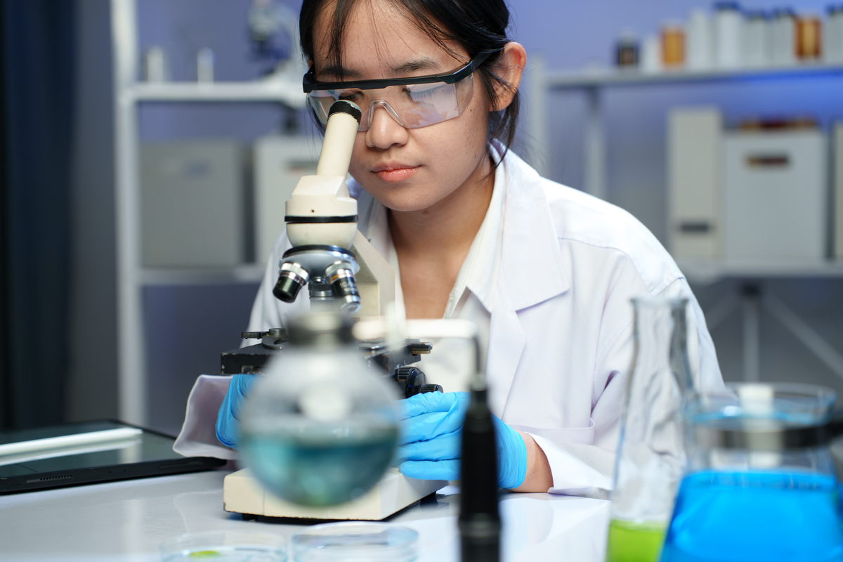 北京女生学药剂，就业前景如何？