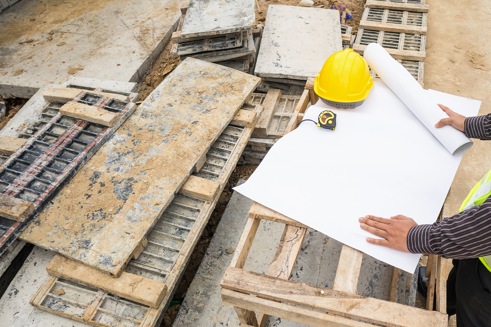 professional engineer worker at the house building construction 