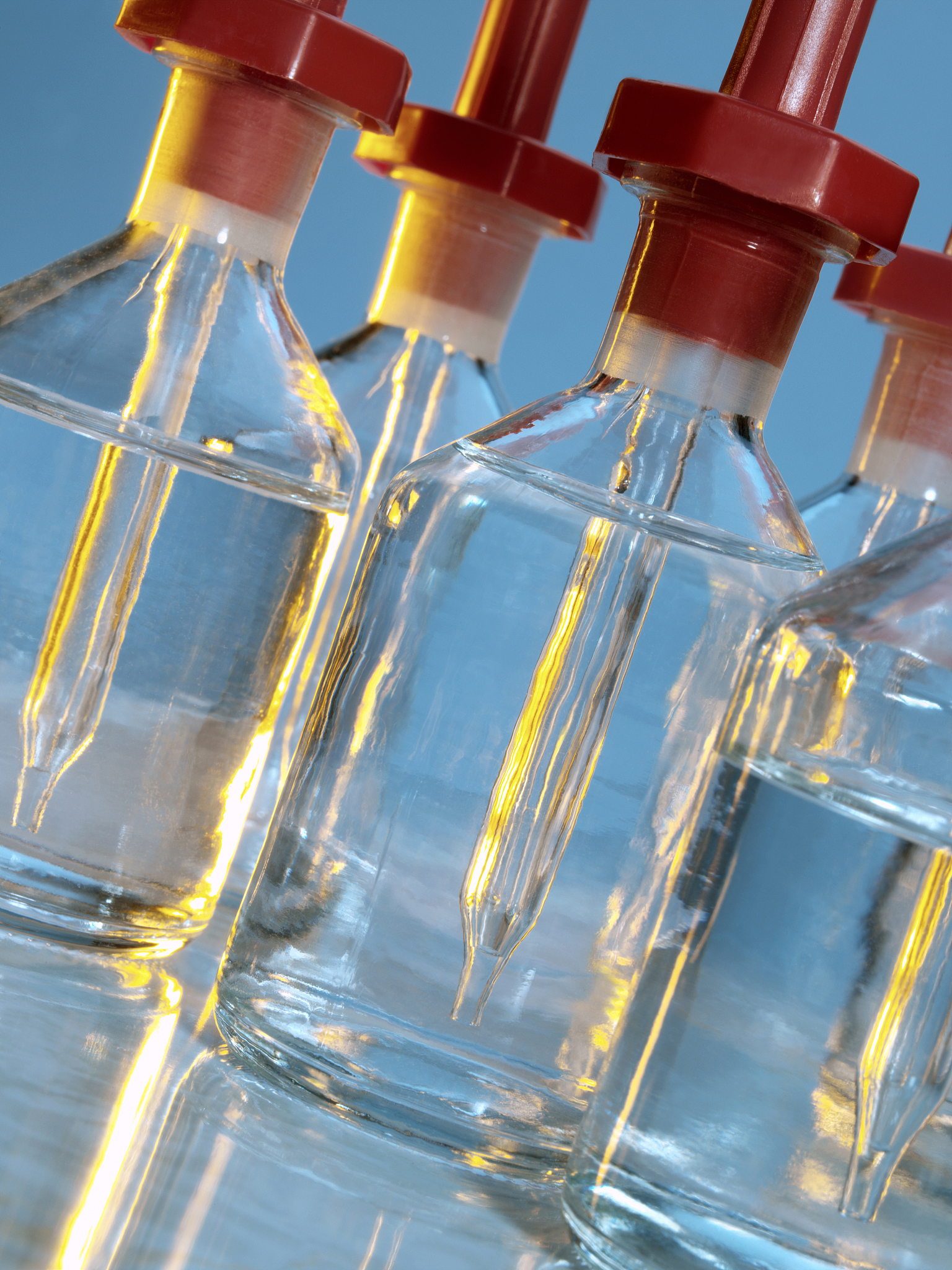 平衡晶体液 vs. 生理盐水：强离子差和酸中毒的斯图尔特假说分析