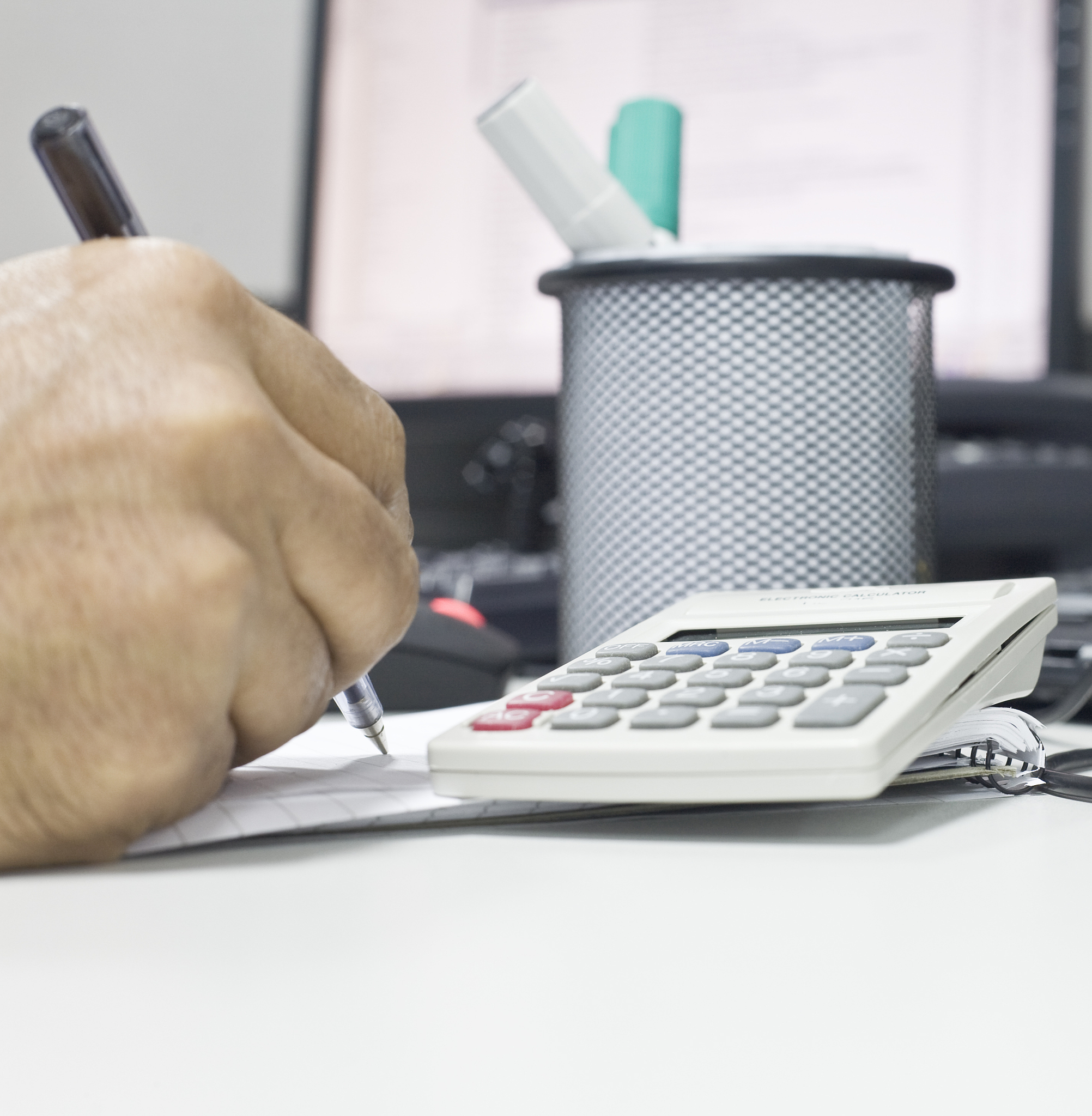 请对论文章节 表3-1 陕西利沣达建筑科技公司会计制度主要内容进行表格制作并保证其内容合理性不要乱写：