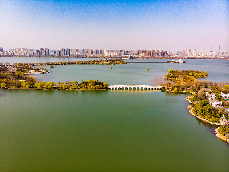 徐州遇到困难怎么办？12345热线、媒体求助方式及材料准备指南