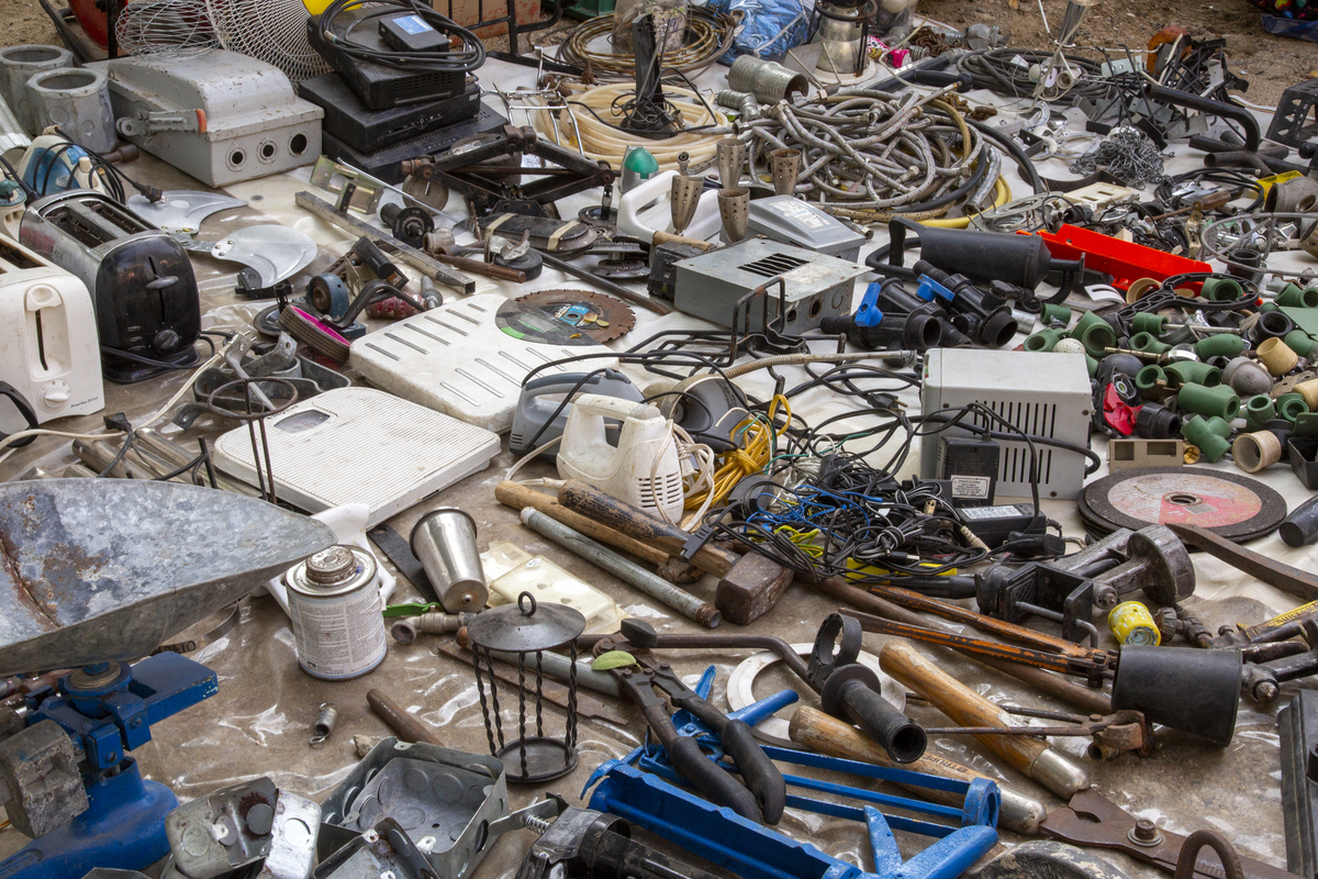 拆车报废：环保回收，资源再利用