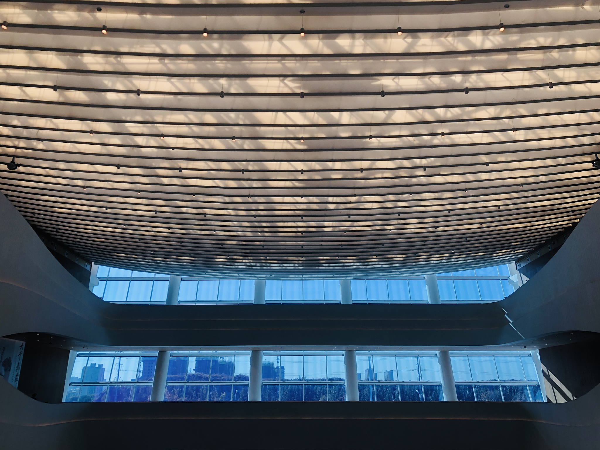 丝绸之路：连接欧亚的贸易与文化交流之路