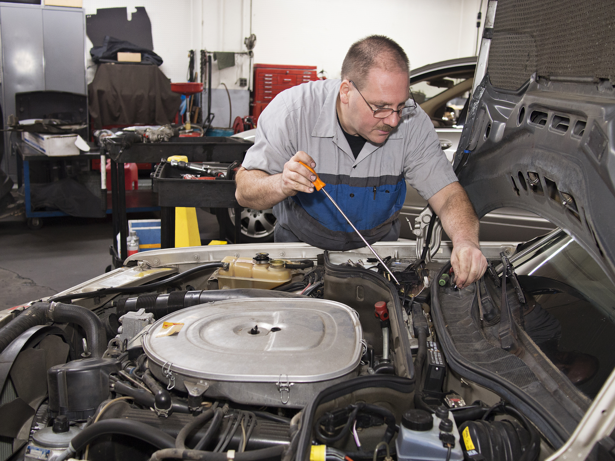 广东汽修学校中专升大专考试内容及备考指南 - 2023年最新