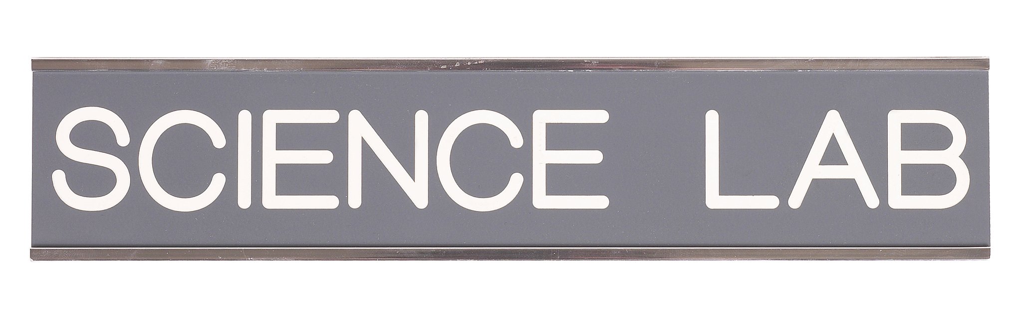 请对patagonia这个品牌从名称、标识、slogan、音乐、故事等方面进行分析