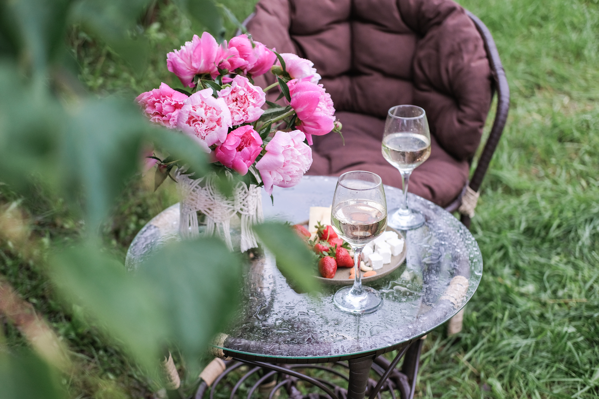 写一份关于卡西美露~卡西薏丝琳葡萄酒的宣传篇文案 要求：酒的名字不要太突出 文案写的有情调一些 30秒左右