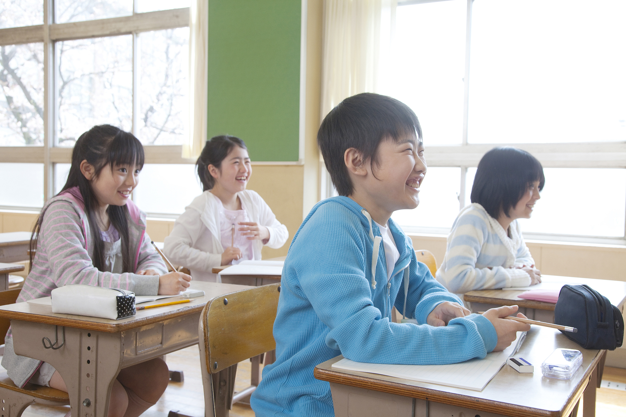 幼儿园和小学的区别：300字解析教育目标、内容、方式、压力和环境