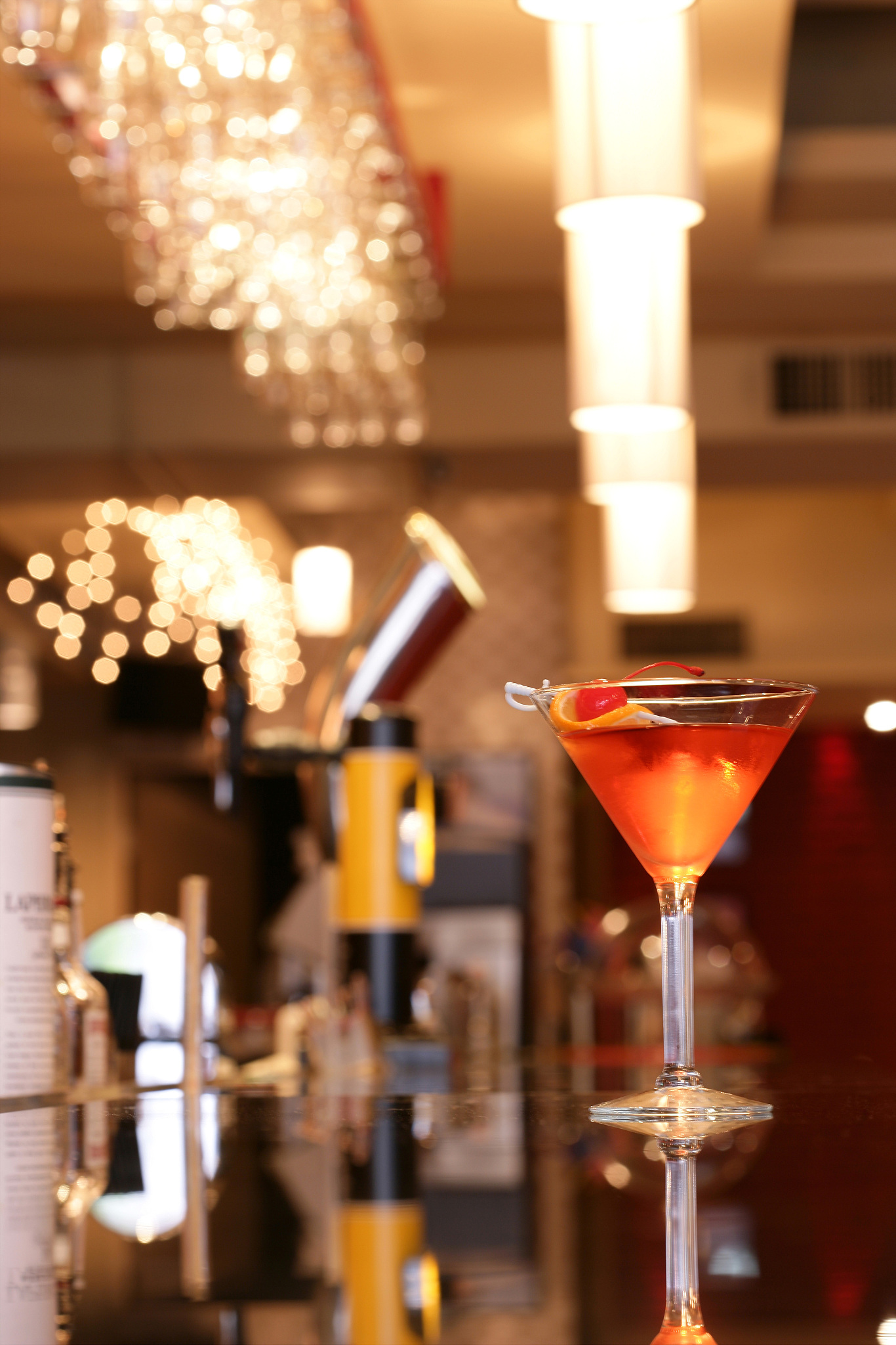 我们通常会去酒吧。因为他们通常有一个侧面的空间我们可以使用不需要处理预订太频繁