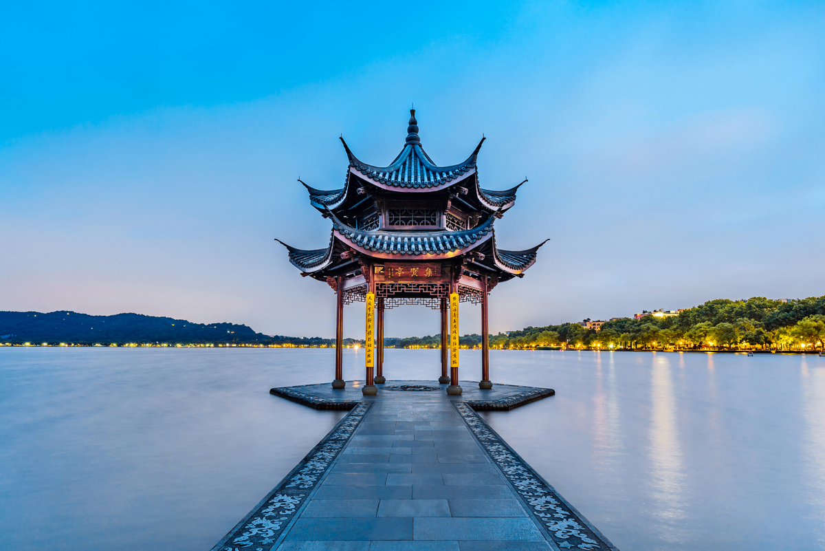 浙江旅游攻略：雷峰塔、西湖断桥、灵隐寺等必打卡景点