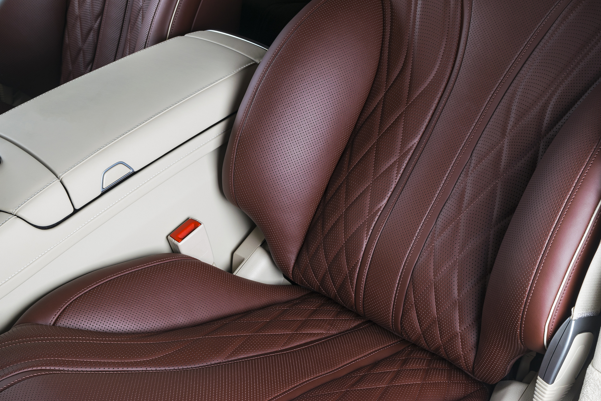 汽车座椅包真皮：舒适、透气、耐用，带您体验豪华驾驶体验