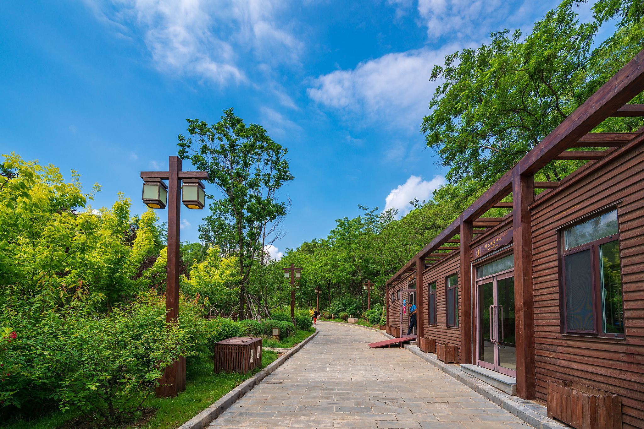 旅游驿站提升改造：60平米观景台升级方案与建议