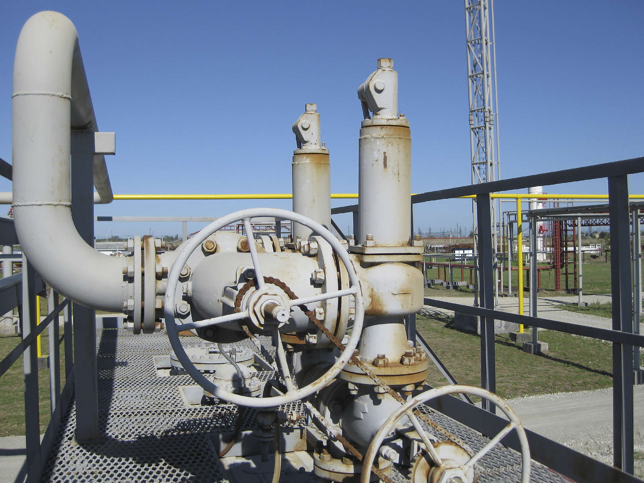 加氢裂化装置压缩机气阀噪音大原因及维修方法