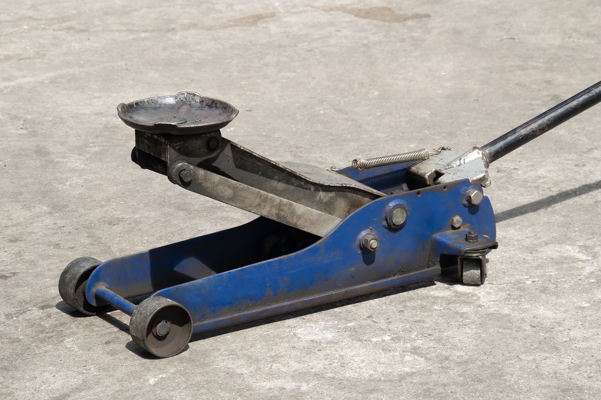 请给我一段简要介绍关于什么是电动绞盘？