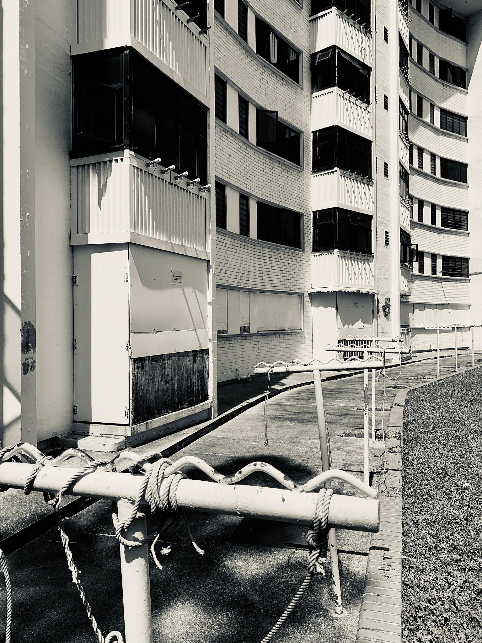 小区有人跳楼自杀怎么办？紧急应对指南