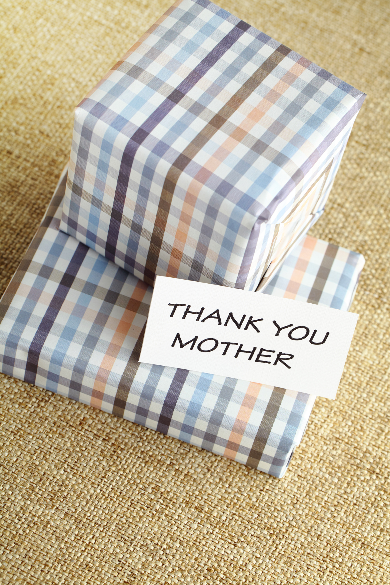 Cozy and Warm Blanket for Mom - The Perfect Gift