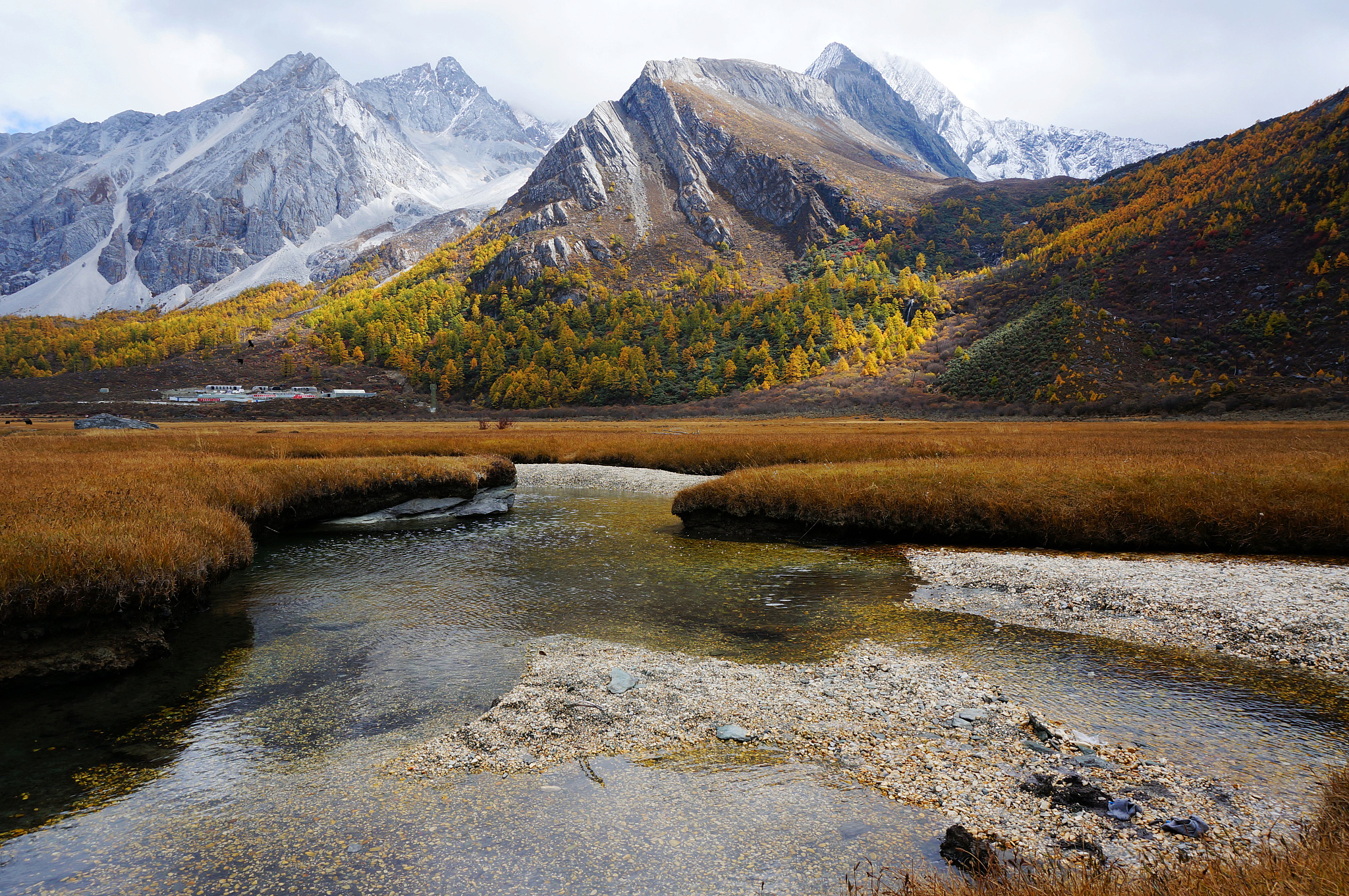 稻城亚丁有什么人迹罕至的绝美风景