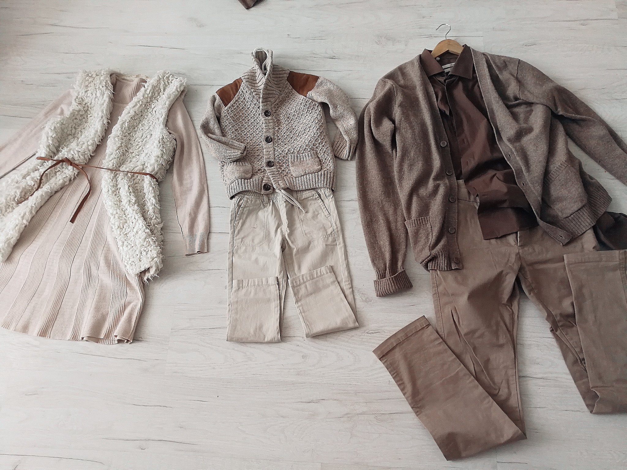 帮我写出八个有关服装设计大衣系列的设计灵感每个字数不少于100字