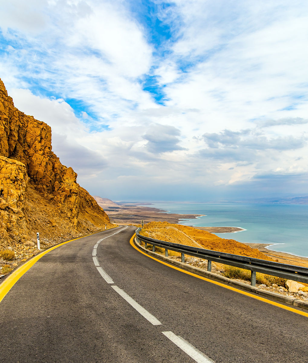 我想去西北自驾游请问有什么需要准备和注意的吗？请详细回答谢谢