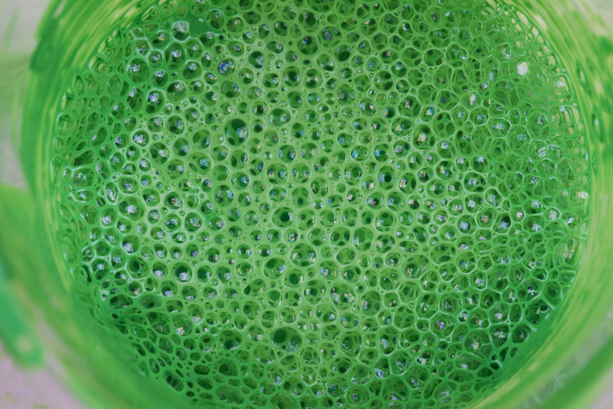 淋浴喷头上的绿色点点怎么处理