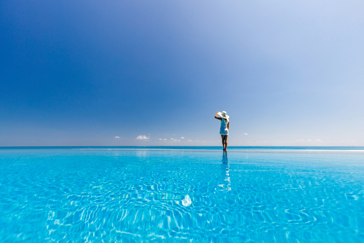 逃离都市，拥抱大海：清凉舒爽、身心舒畅的旅行体验