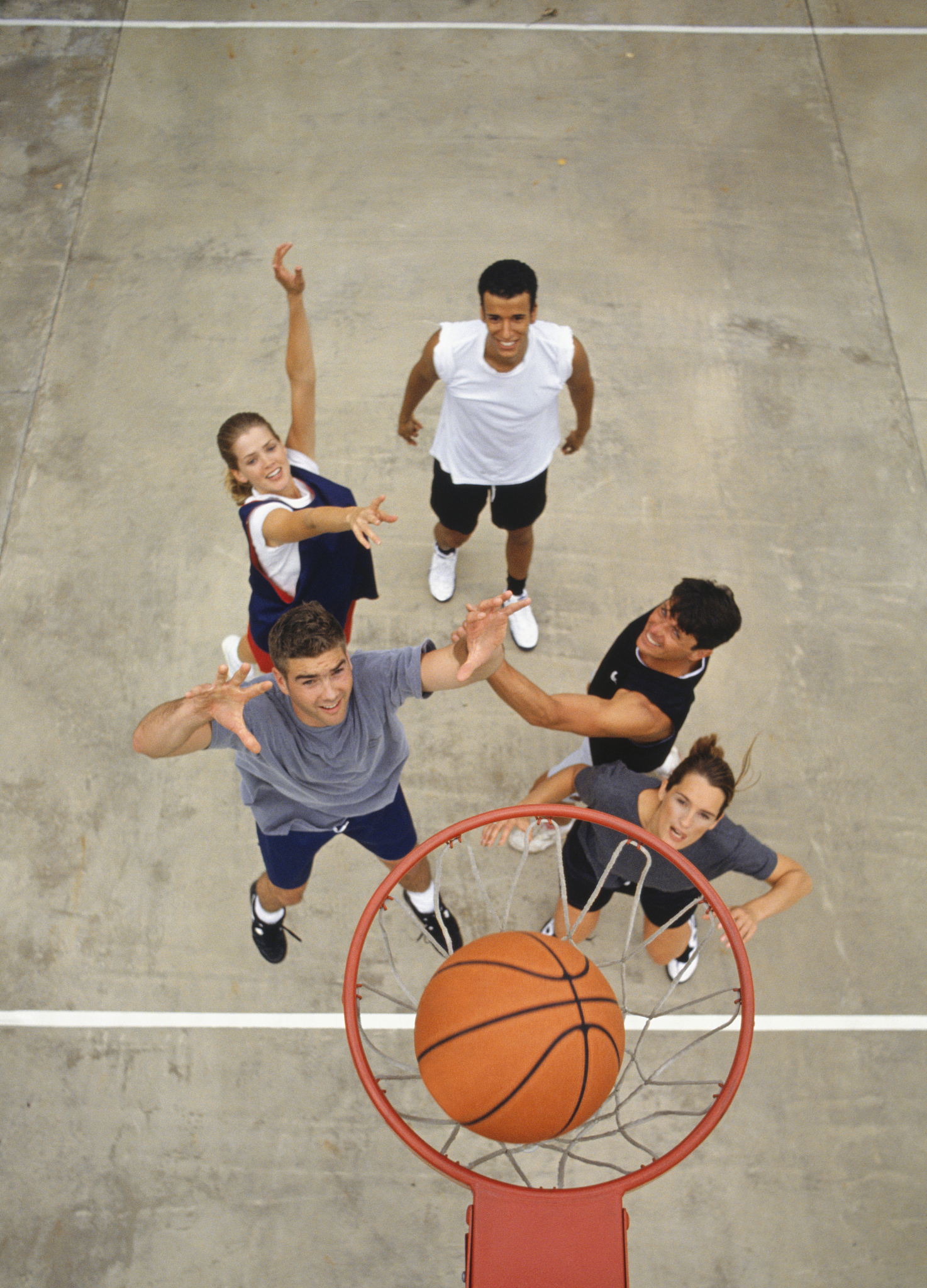 篮球： 撤步投篮的小游戏