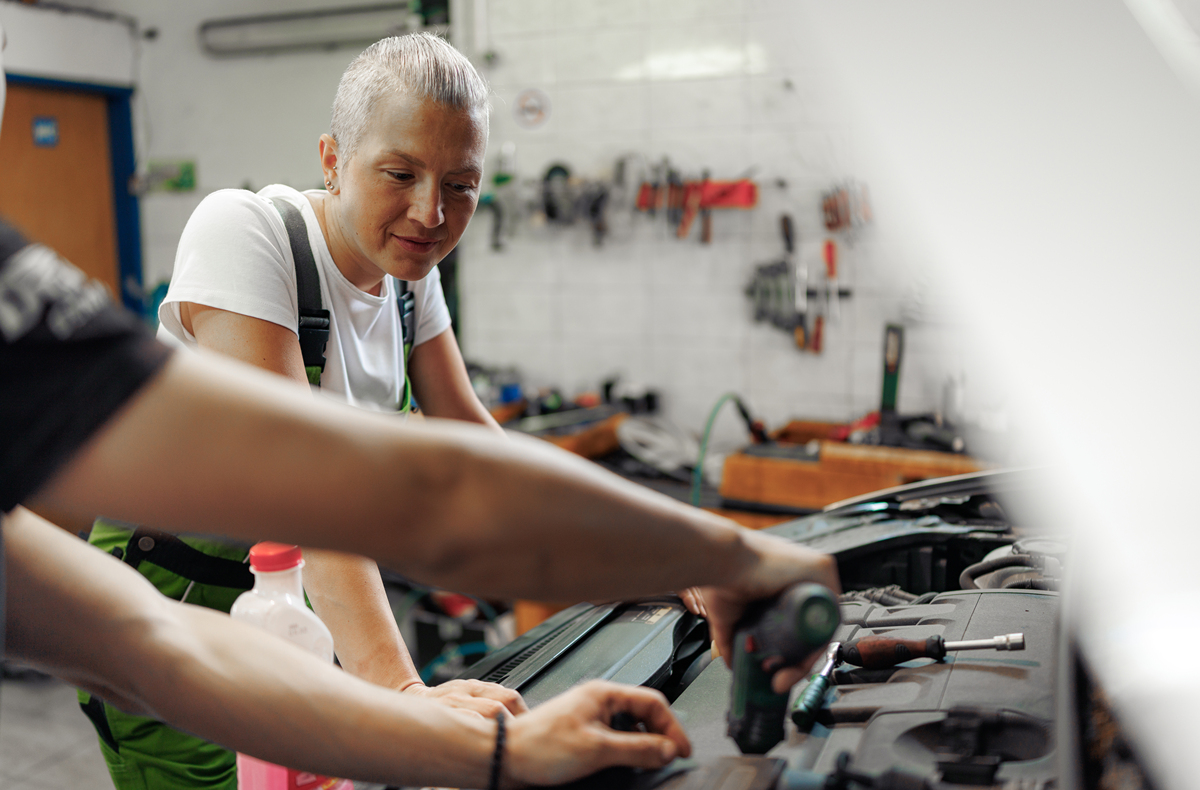浙江女生学汽修学校怎么样？就业前景好吗？
