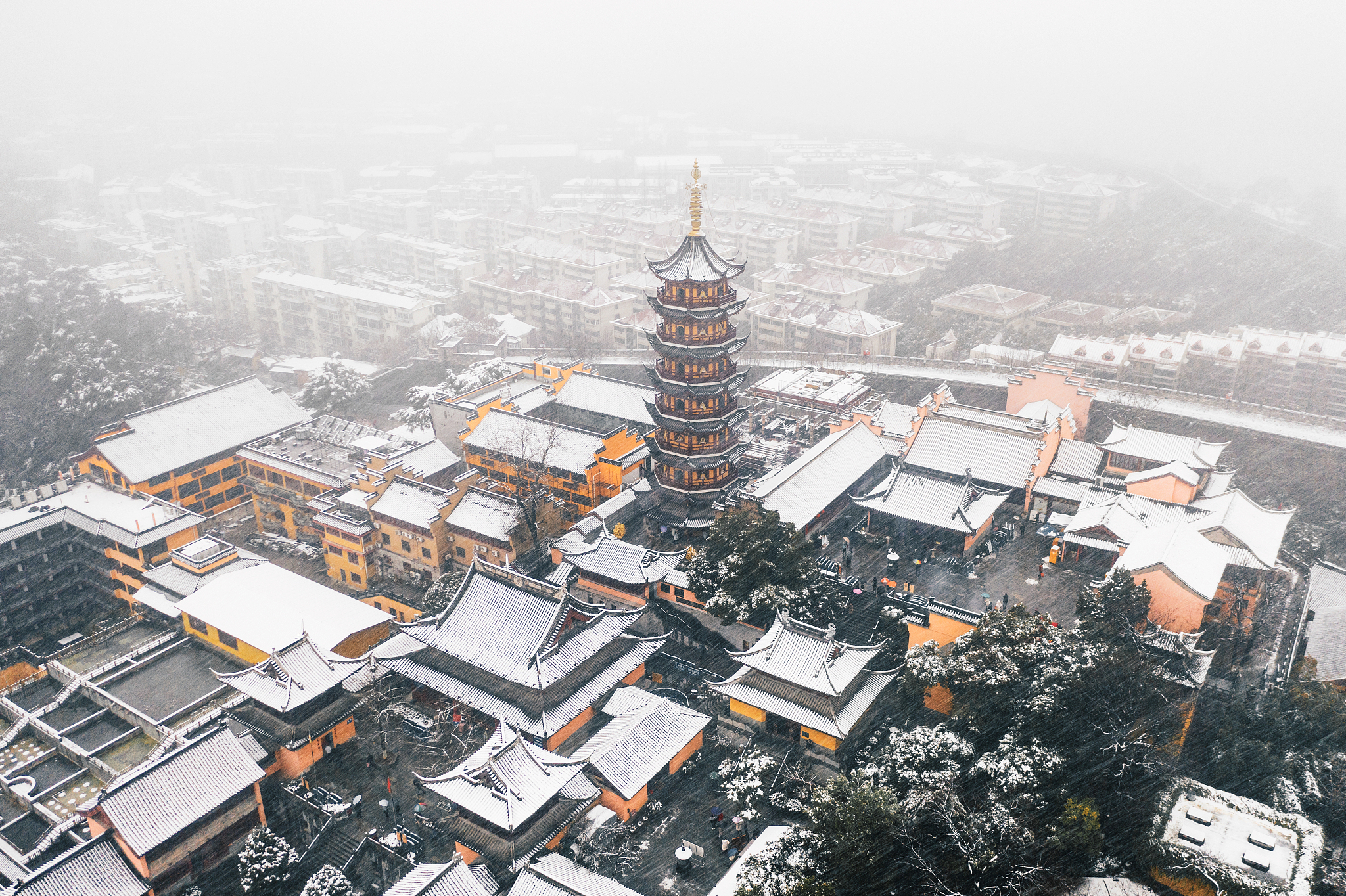 六朝时期：政治动荡、文化繁荣与社会变革