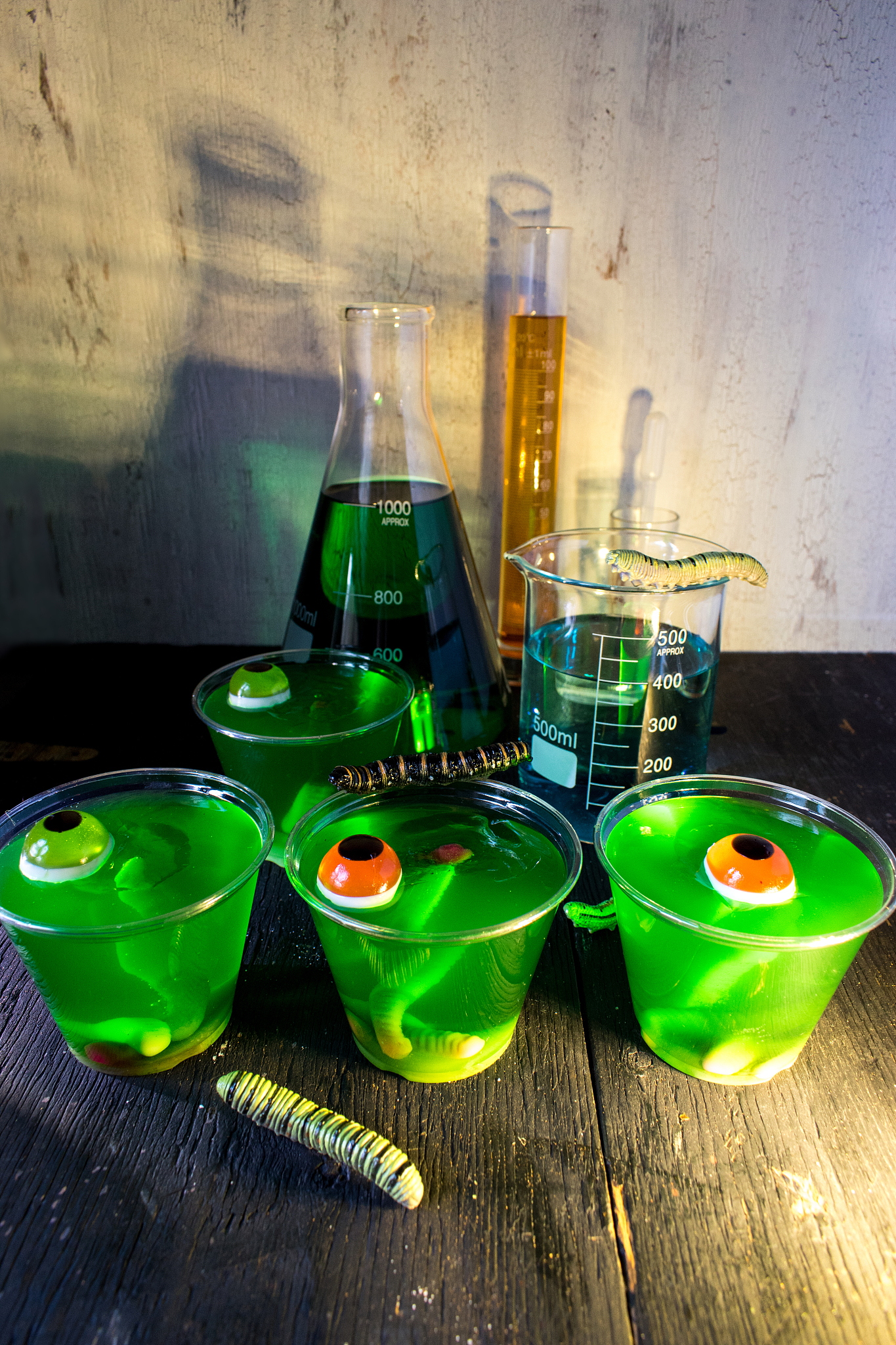 绿色的少女战士：クリスタライズ·エヴァ与怪人カーマイン的战斗