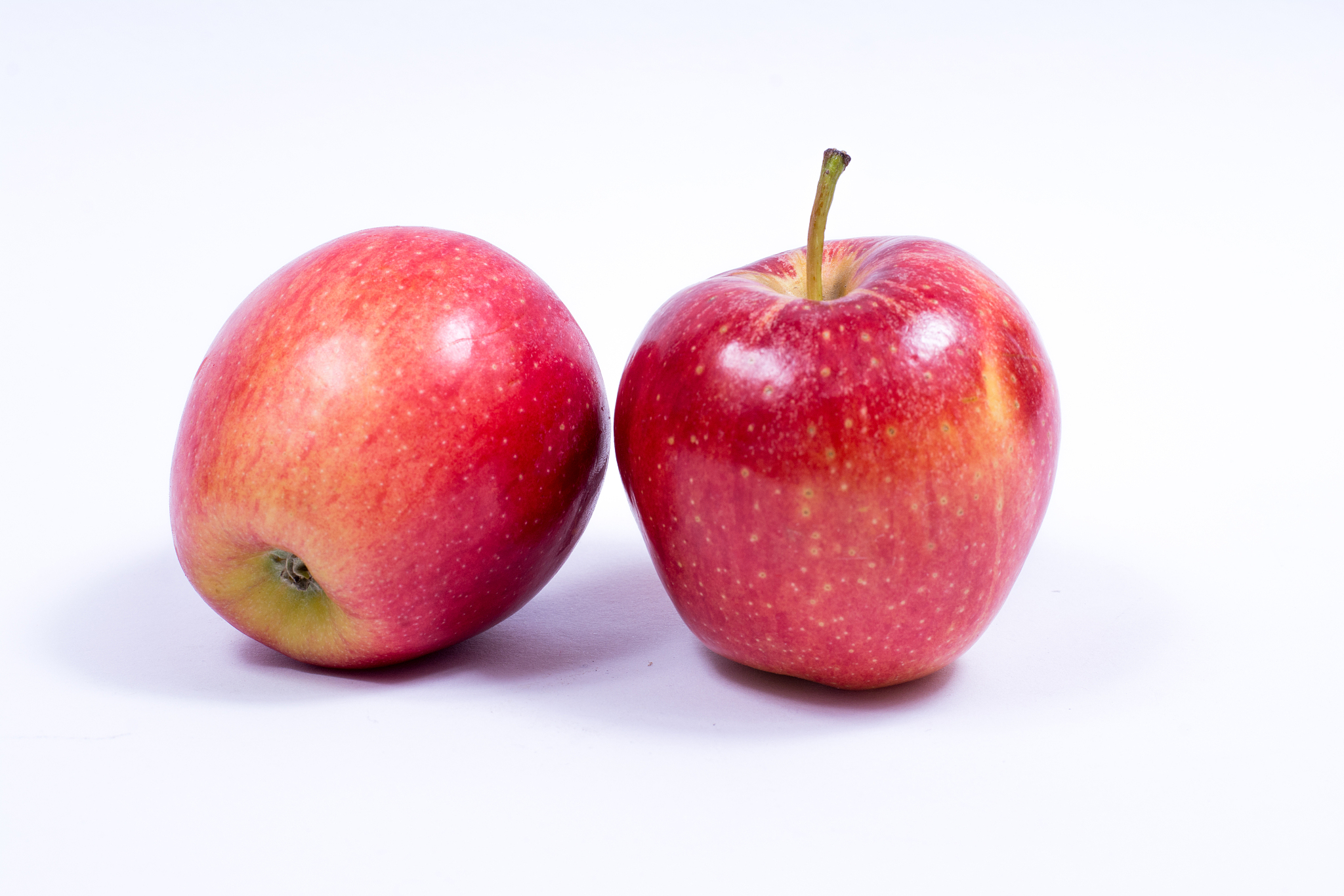 red apple