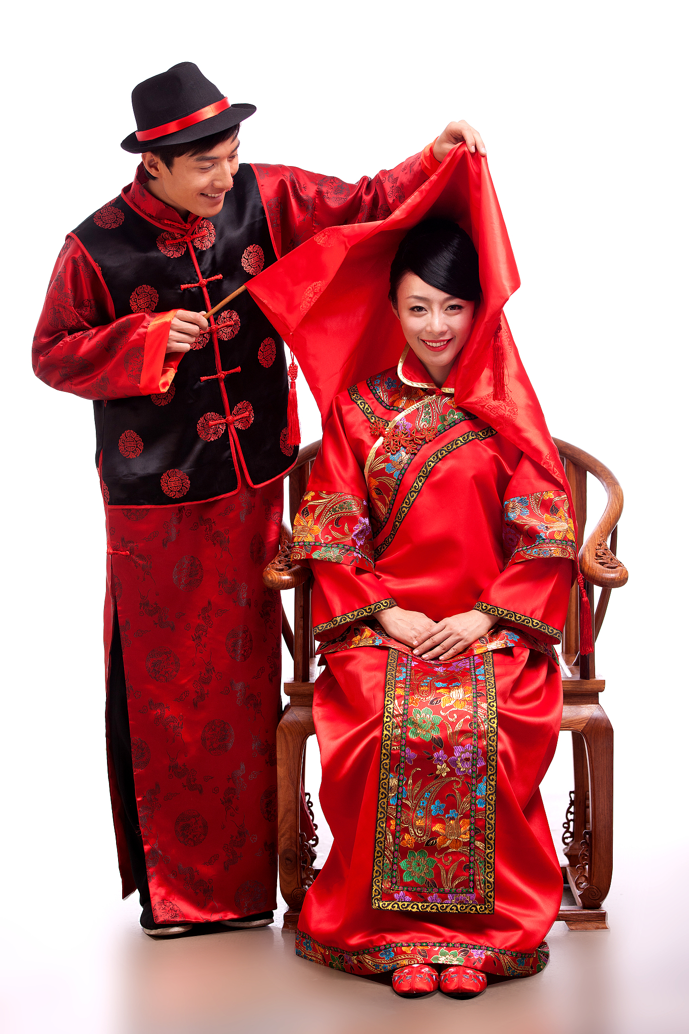 结婚秀禾服内搭：传统与现代搭配指南