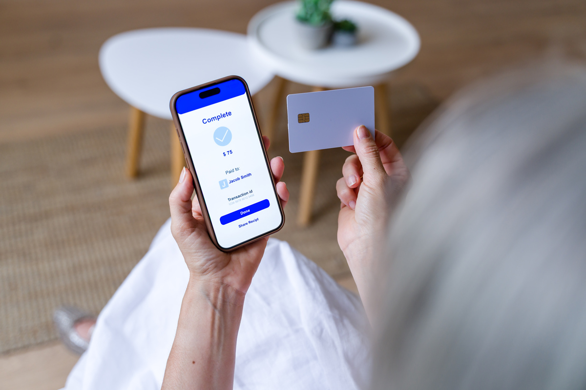 复制别人手机卡的操作原理