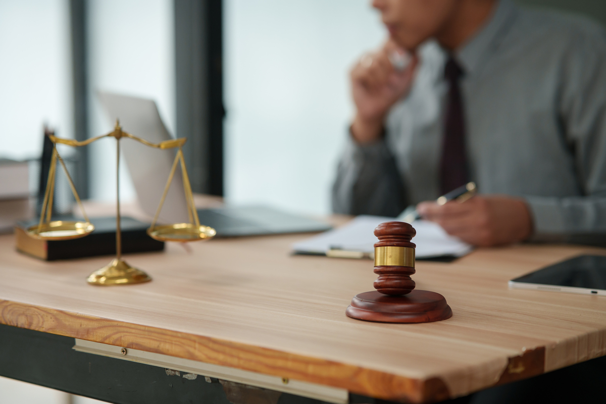 律师的职责：法律事务代表、咨询建议、权益保护