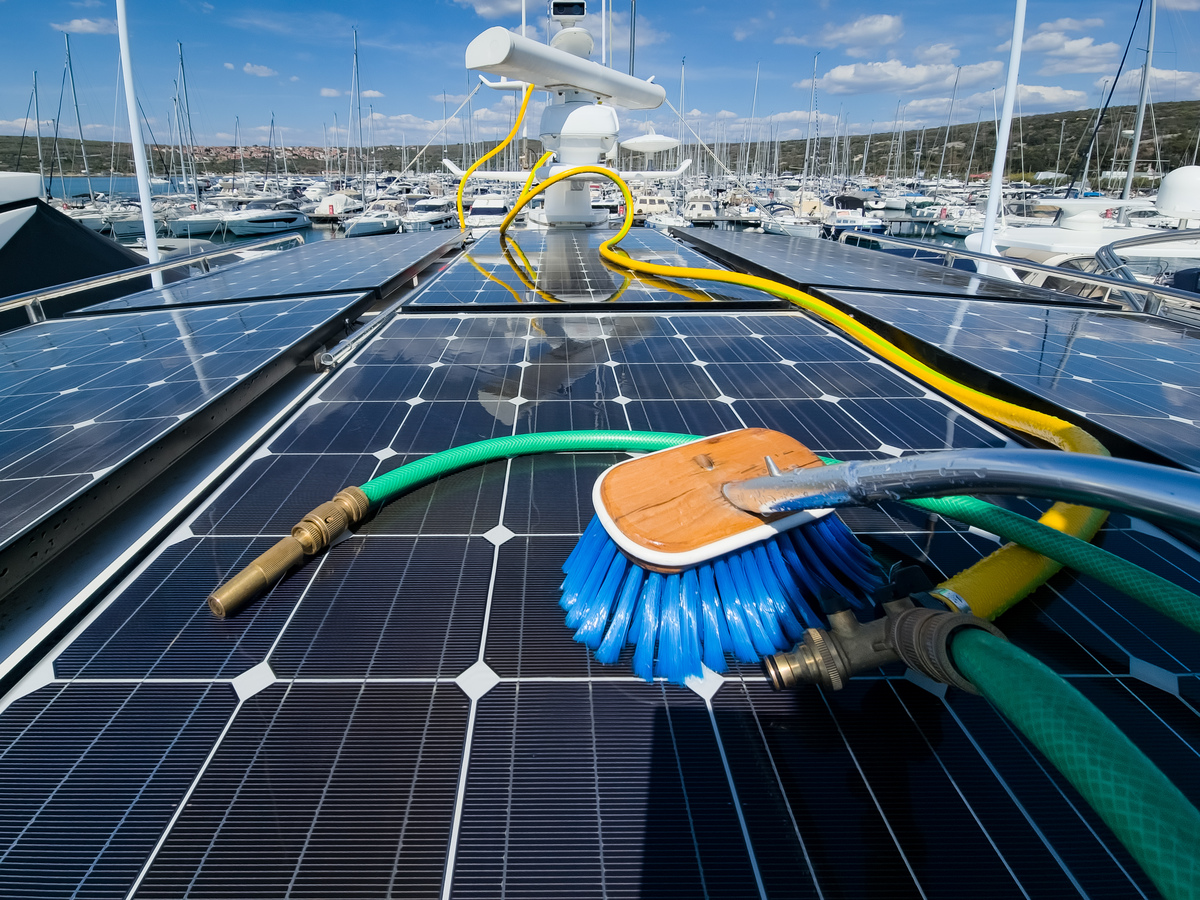 润色：The traditional track surface defect detection adopts the method of manual inspection which is subjective inefficient and time-consuming In recent years the detection method based on computer visio