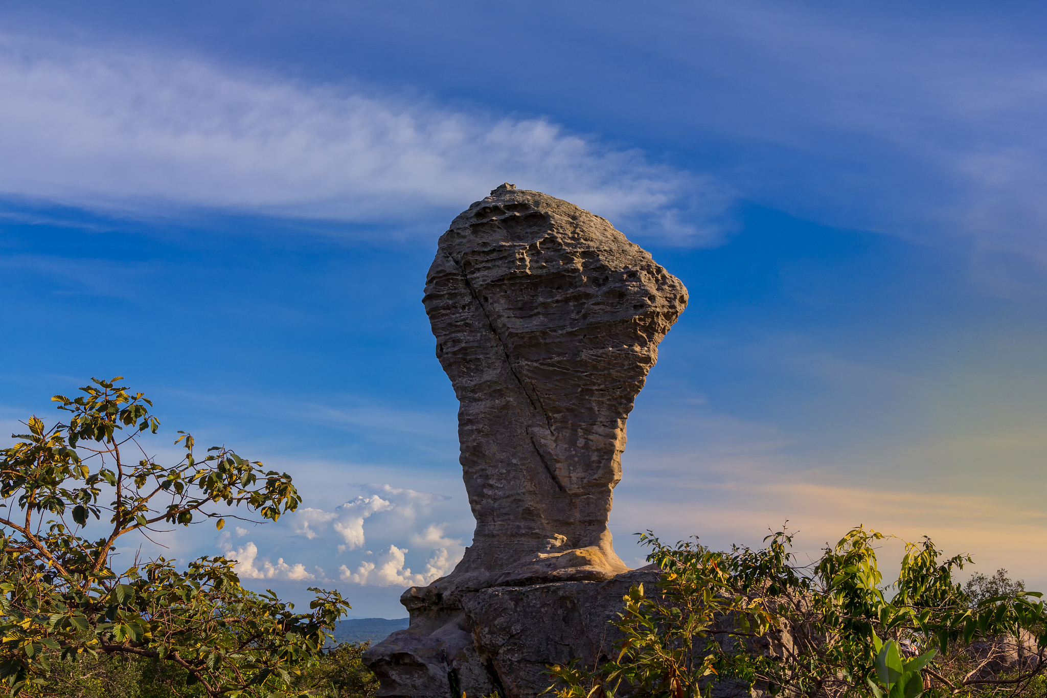 sandstone pole look like the football world cup trophy.
