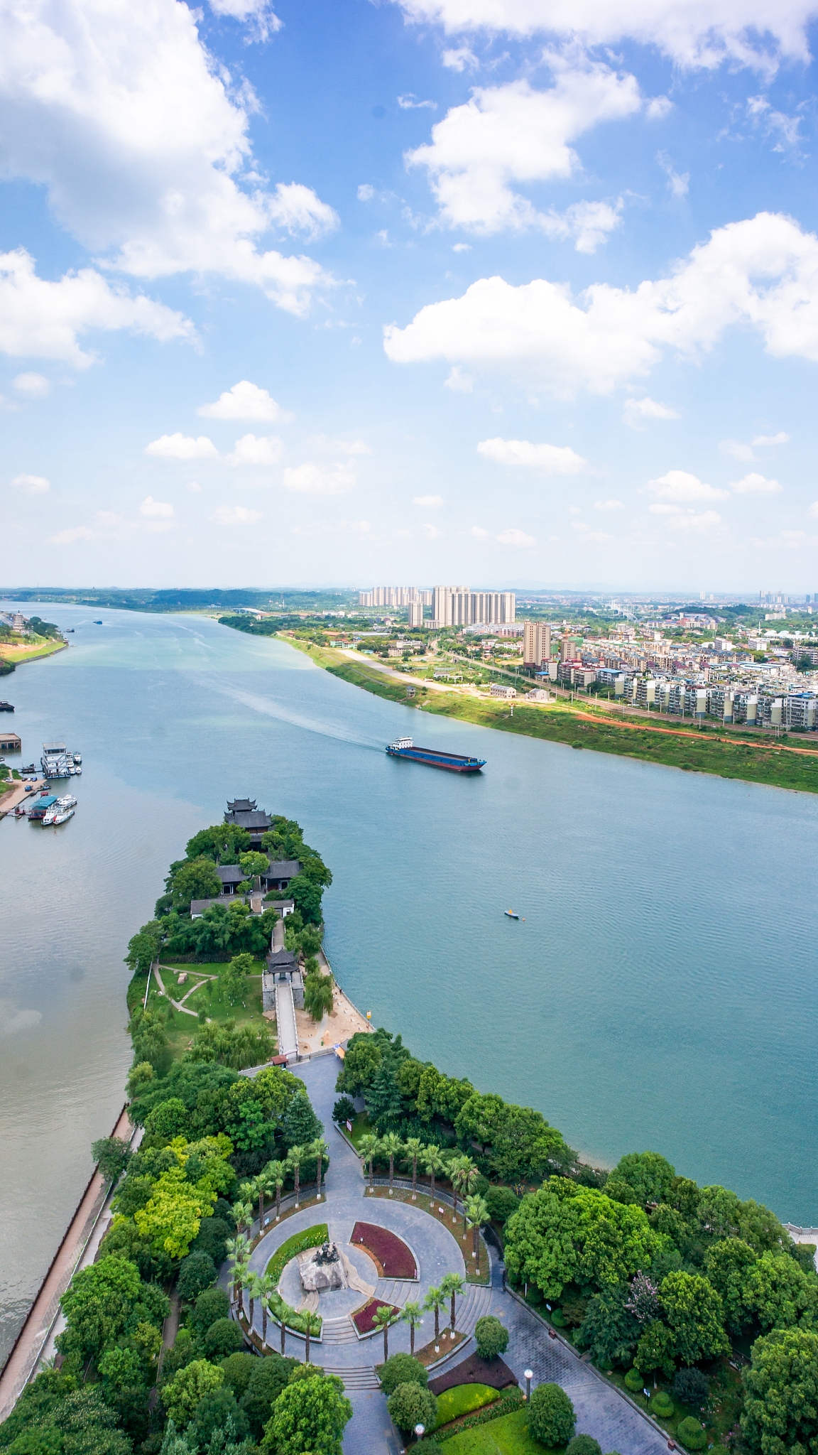 请写一首描述衡阳的诗