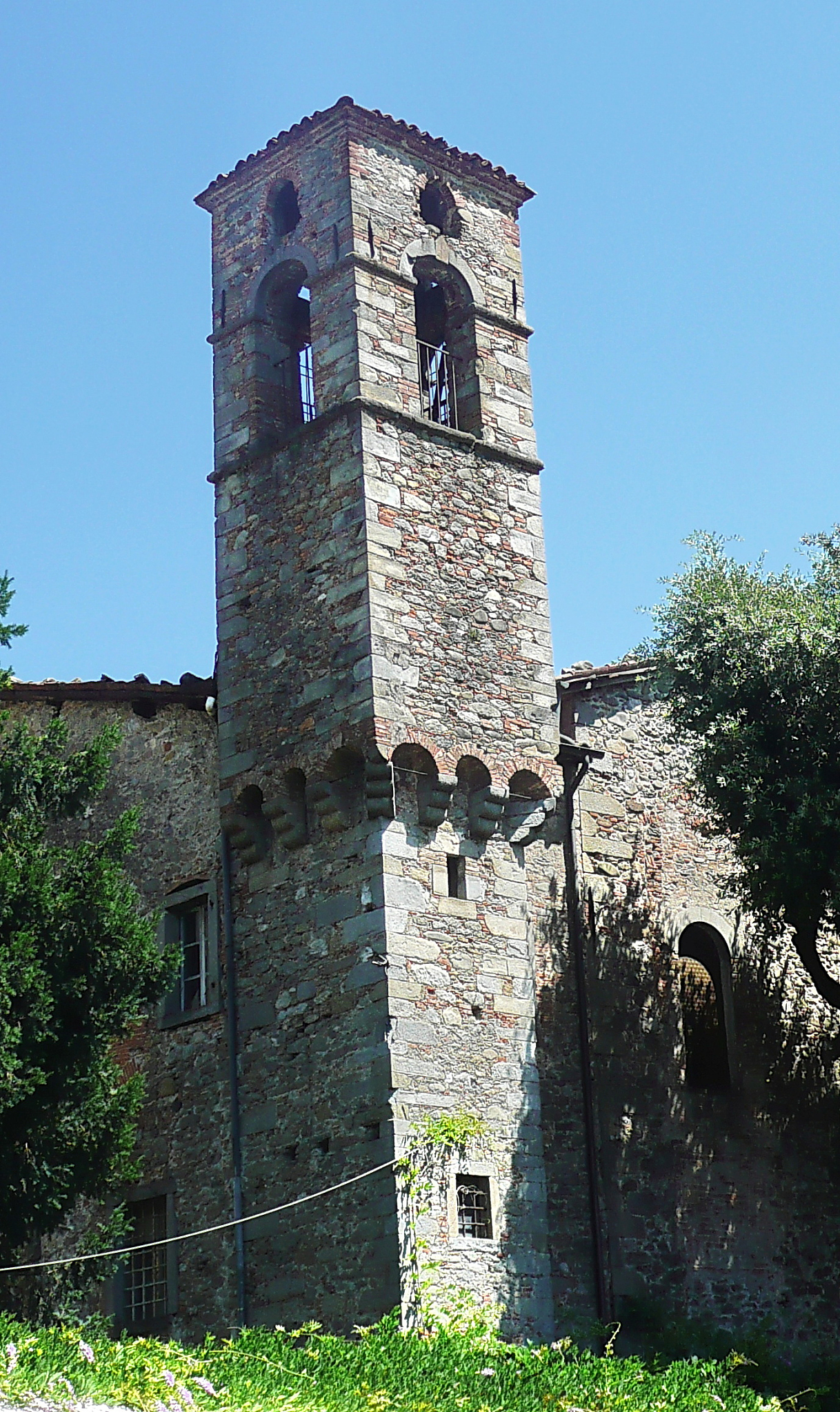 意大利地址拆分：Località Ponte di Rontano Torrite, 16B, 55032 Castelnuovo di Garfagnana LU