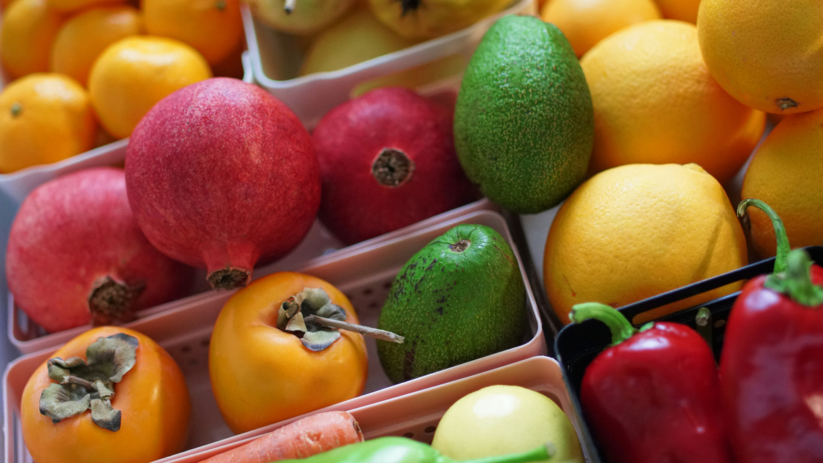 新鲜水果，健康美味，尽在 [您的水果销售中心名称]！