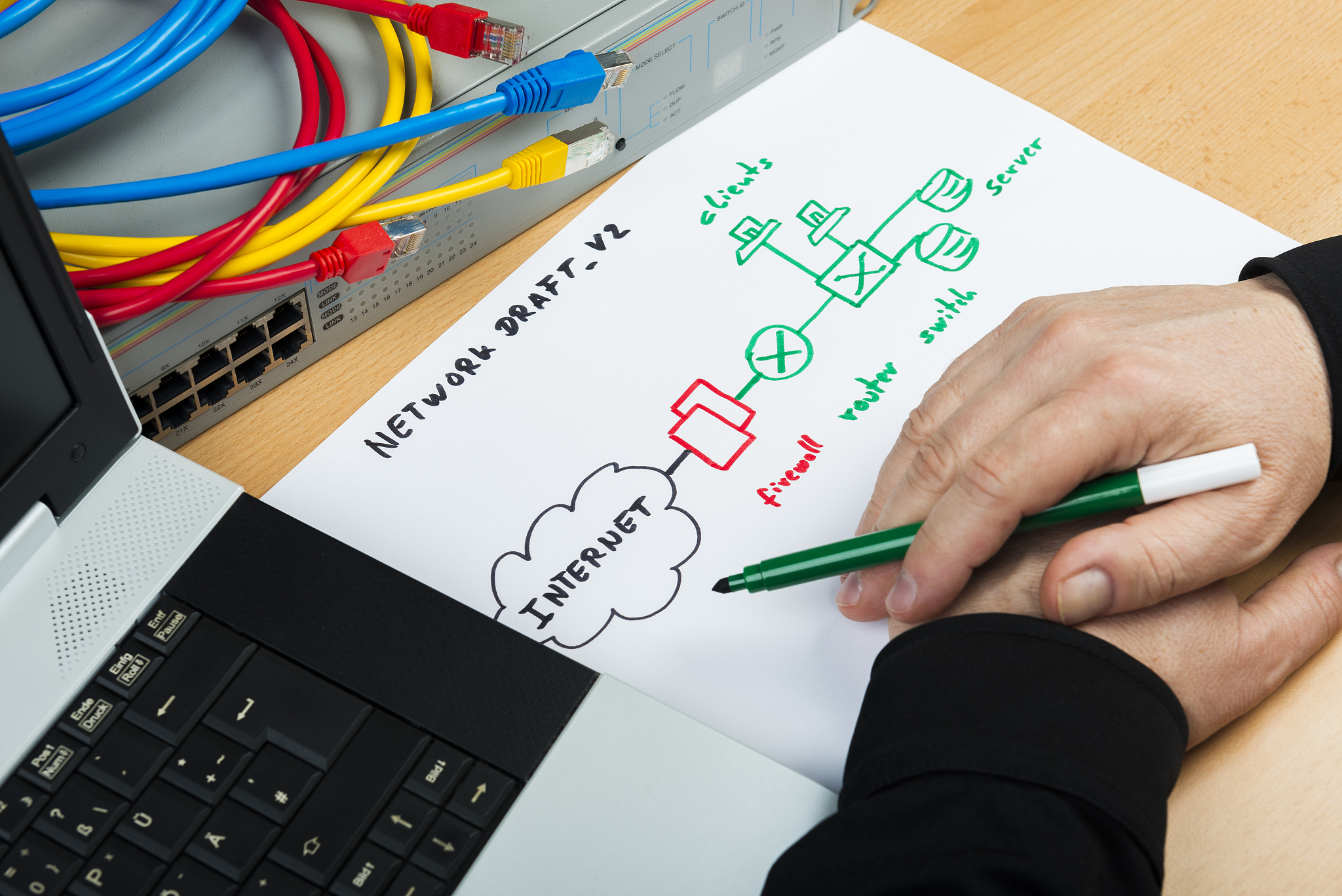 重庆卫校计算机网络技术专业：就业前景广阔，未来可期