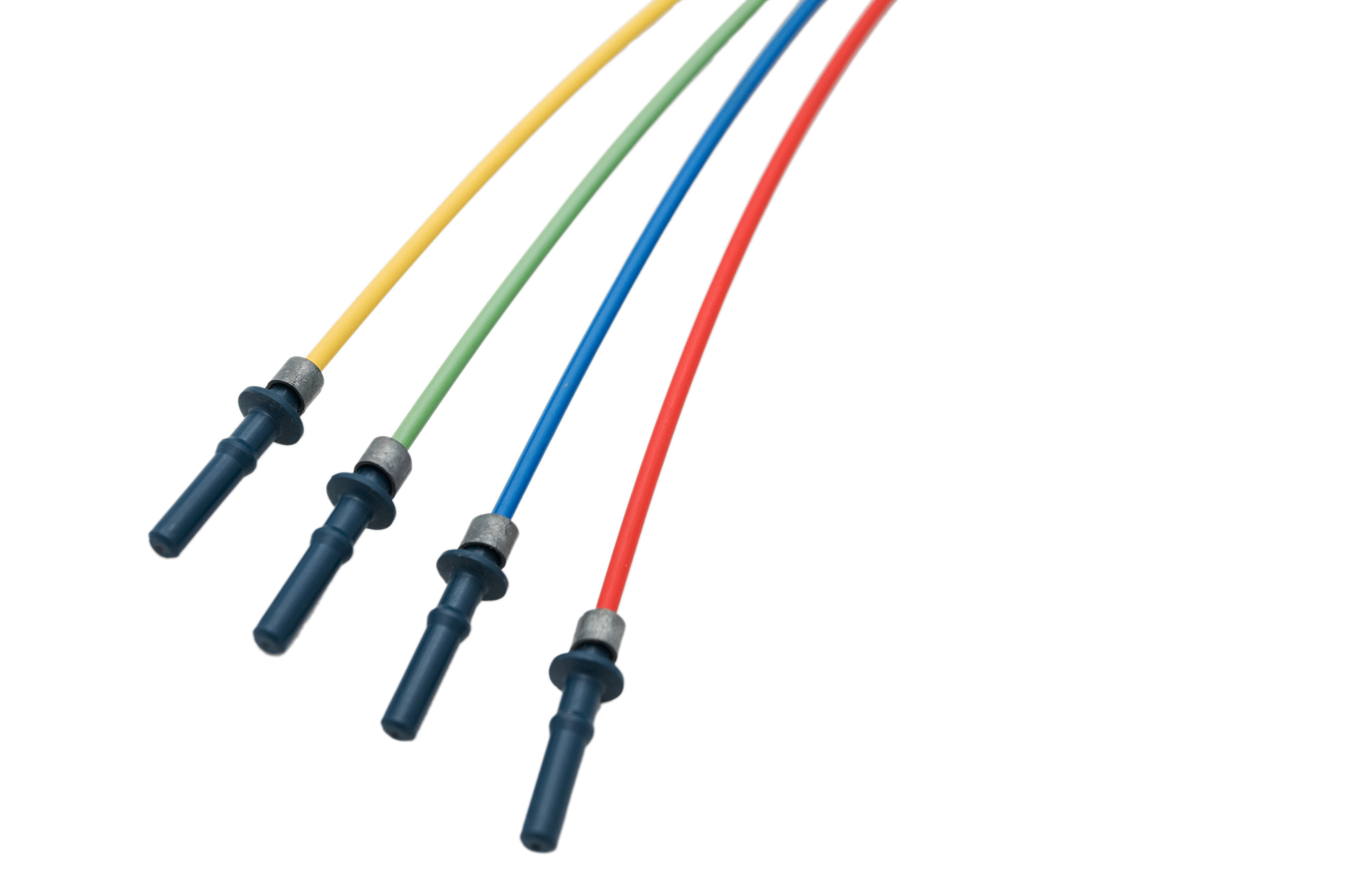 客户是斯里兰卡的批发和零售网上商店，经营各种教育用途的电子新发明和爱好产品，我们能提供其中的CABLES / CLIPS / CONNECTORS，我们能提供一站式的服务，用英文撰写一封开发邮件