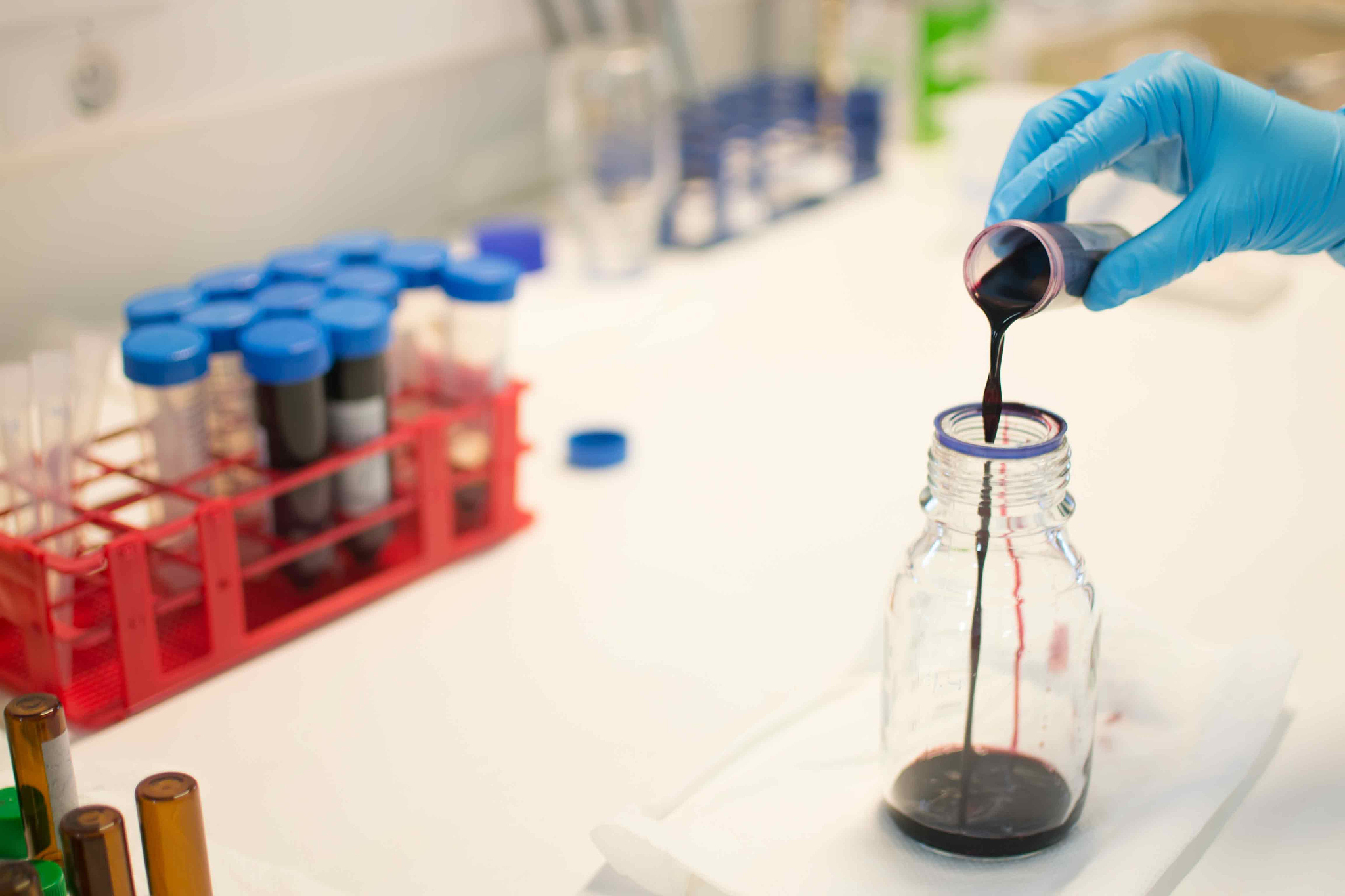 反应工程理论在环境工程中的应用 - 污染物降解、废气处理和水处理解决方案