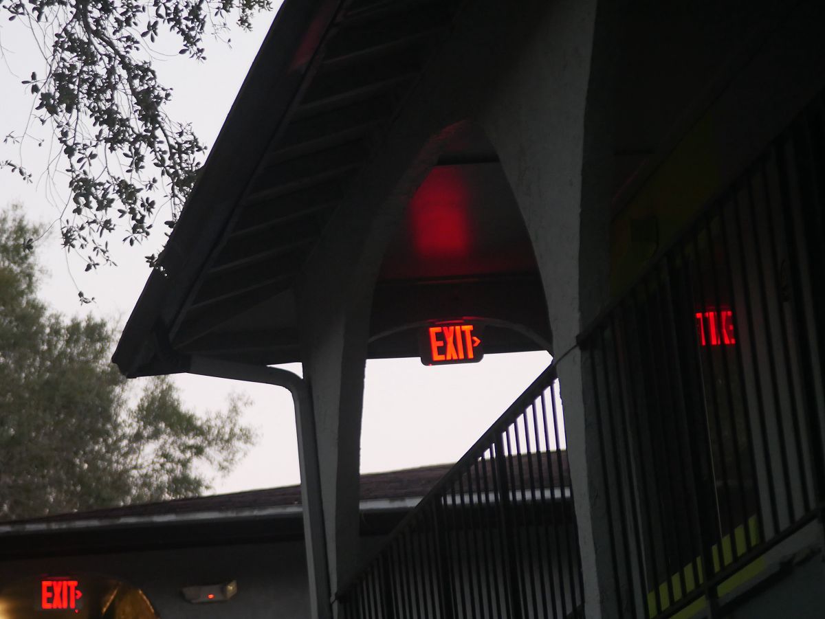 如何安全退出QQ账号 - 详细步骤及注意事项