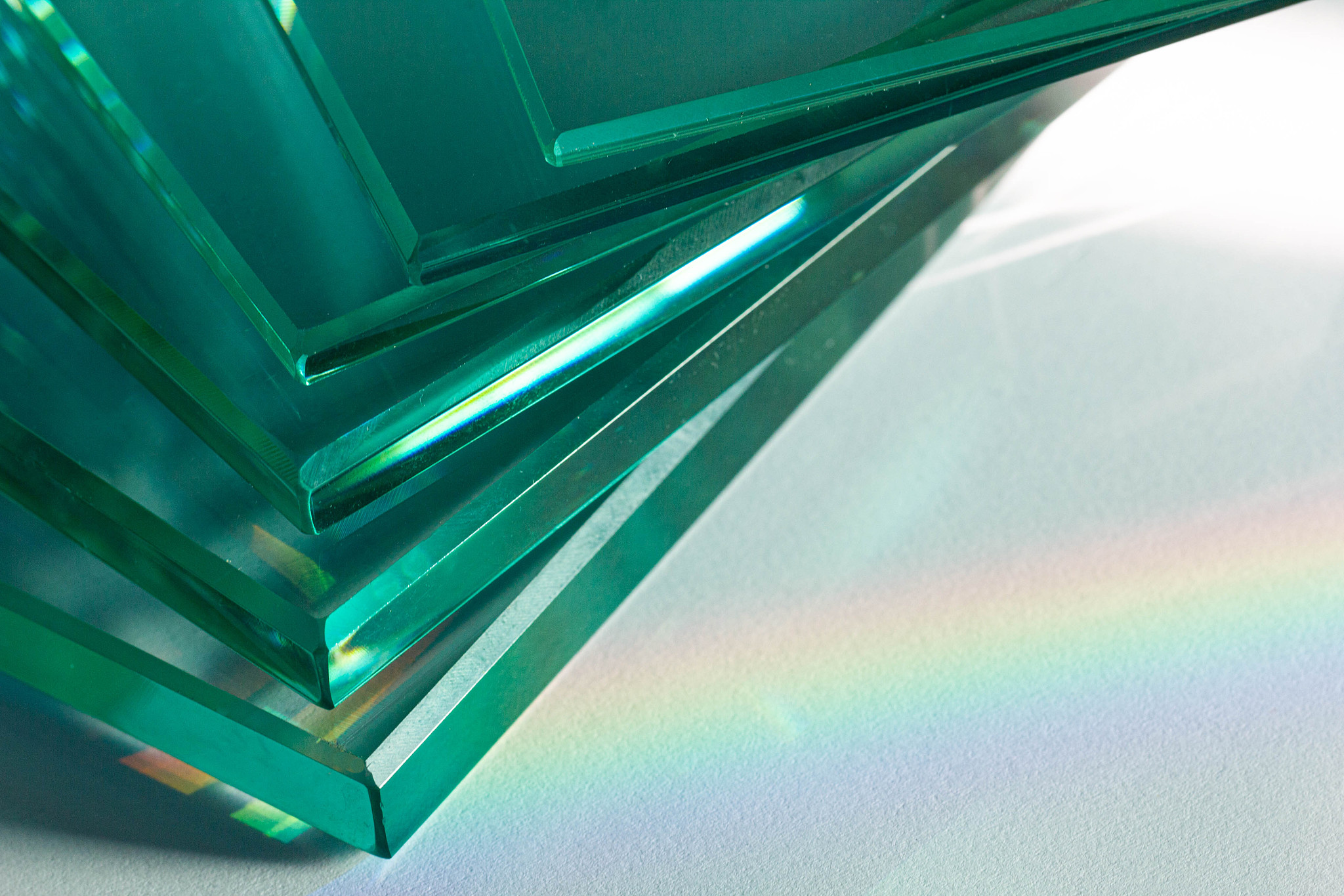 glass factory produces a variety of transparent glass thicknesse