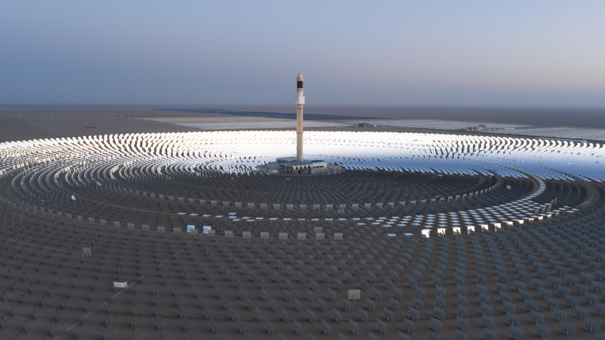 优化定日镜场设计以最大化单位镜面面积热功率输出