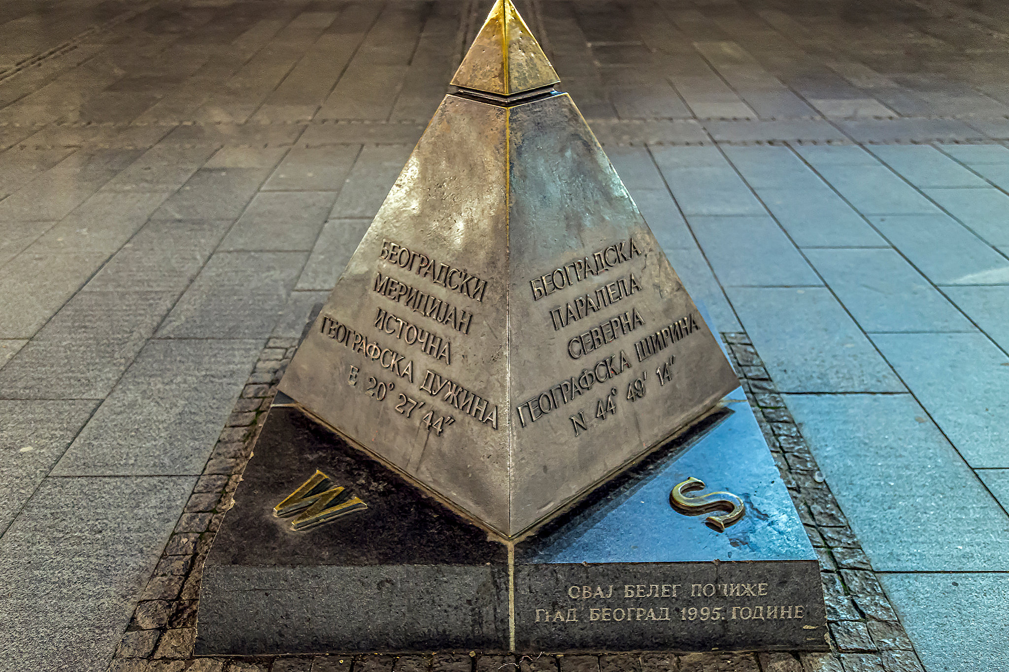 -1209660384309这是经纬度读作什么